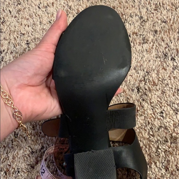 Shoes - Picture 4 of 4